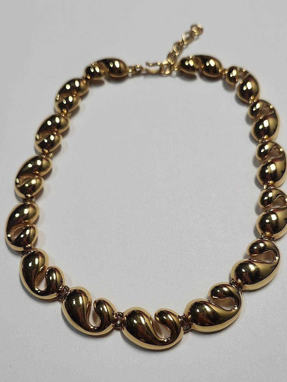 MONET VINTAGE ELEGANT GOLD TONE METAL CHUNKY LINKED CHOKER NECKLACE ESTATE 12-14